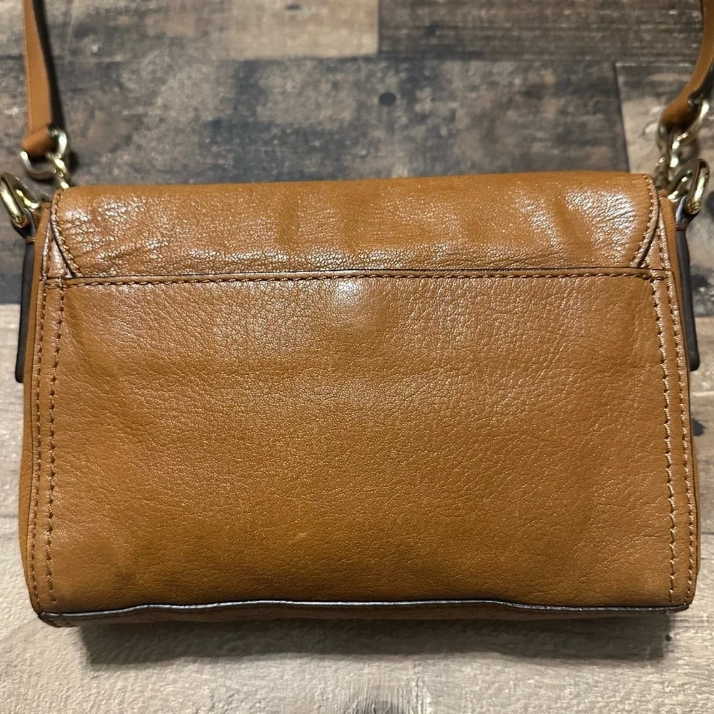 Michael Kors Padlock Crossbody - Picture 4 of 11